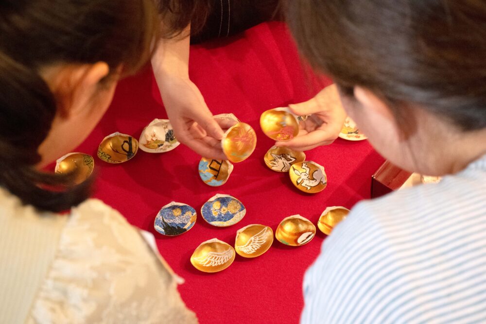運命のふたりを結ぶ雅な遊び・・・ 「貝合わせ」とは?。