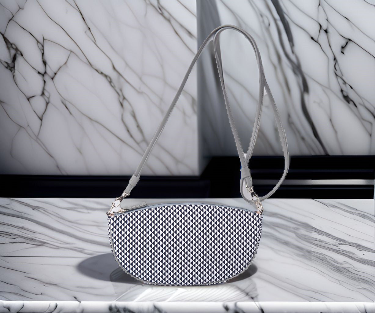 Shoulder pochette, boat-shaped | Navy blue