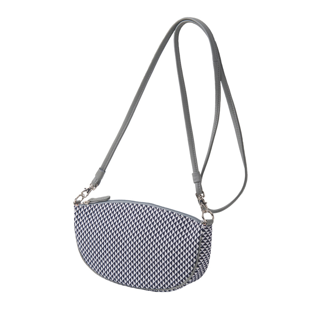 Shoulder pochette, boat-shaped | Navy blue