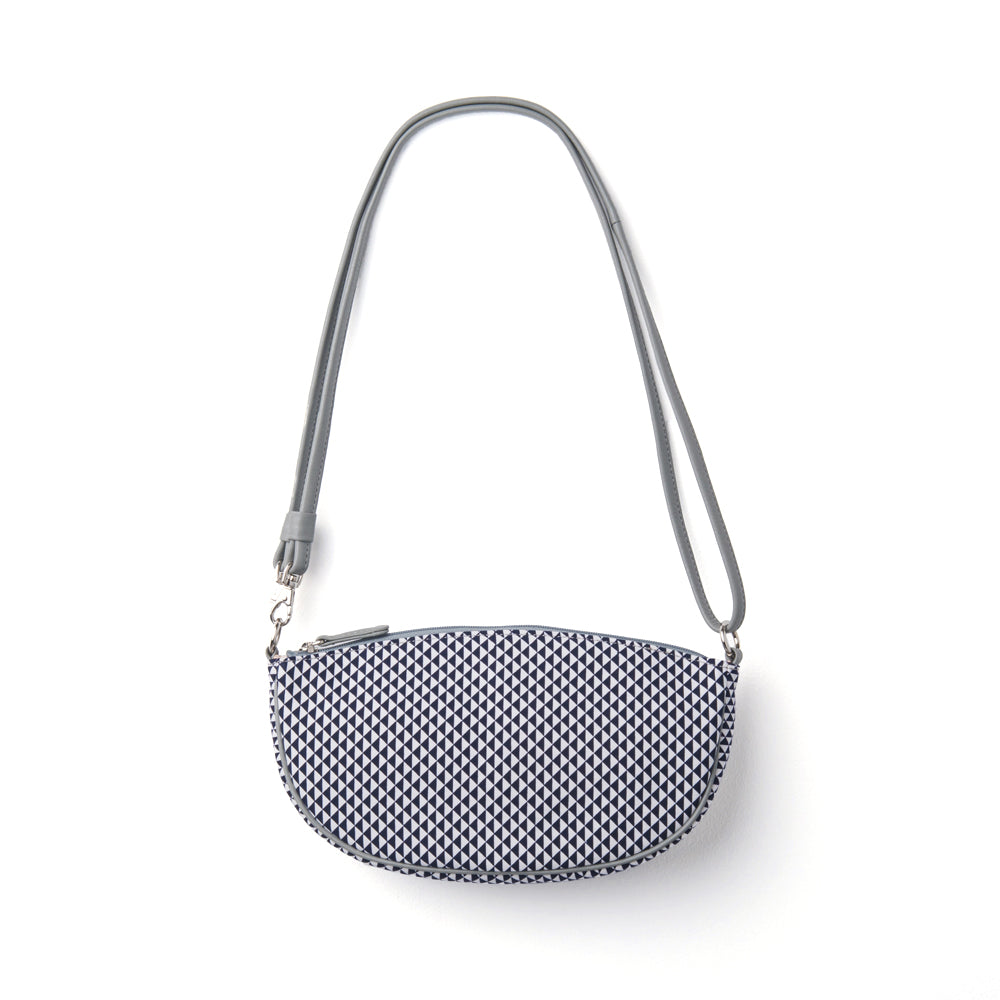 Shoulder pochette, boat-shaped | Navy blue