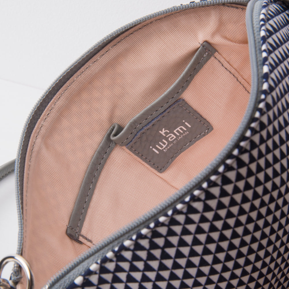 Shoulder pochette mallet-shaped | Navy blue