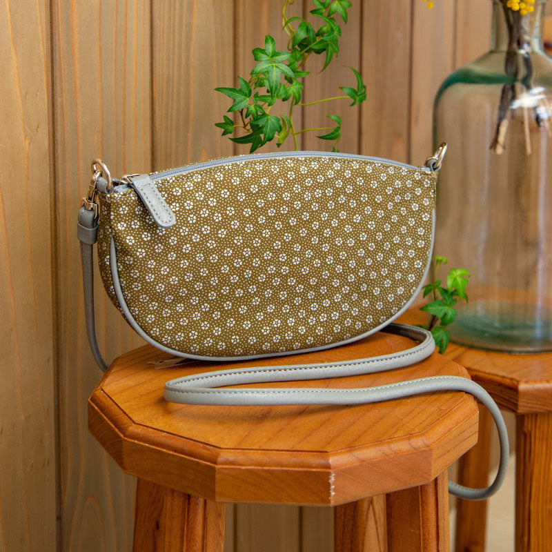 Shoulder pochette, boat-shaped | Rikyu brown
