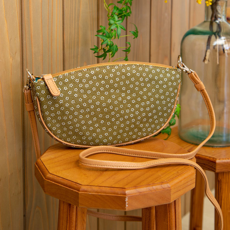 Shoulder pochette, boat-shaped | Rikyu brown