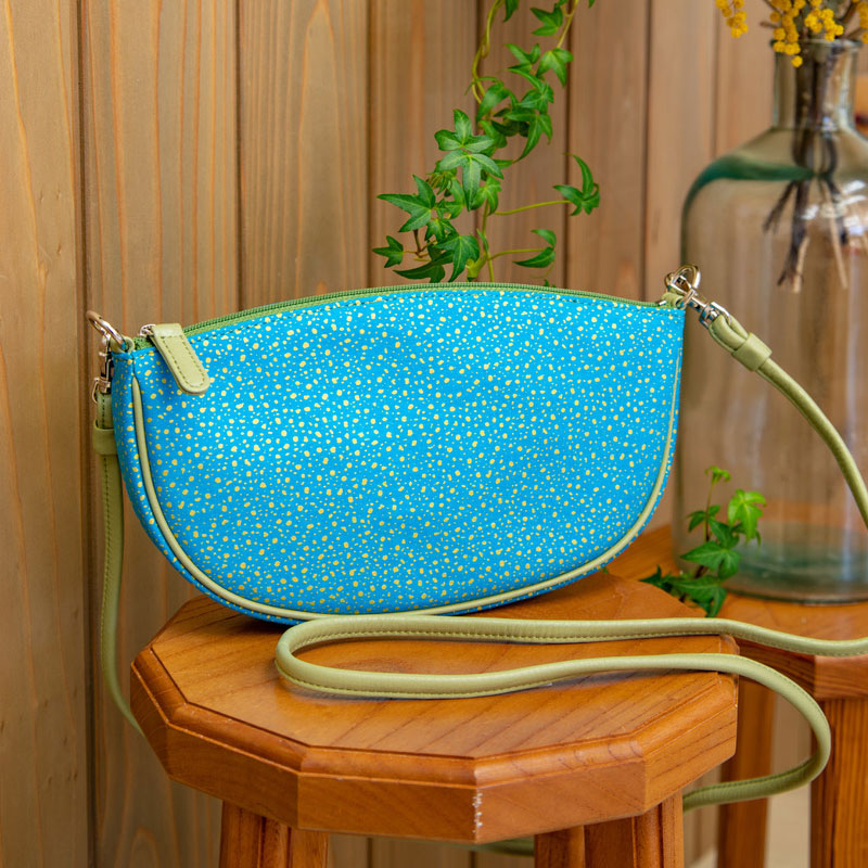 Shoulder pochette boat-shaped | Turquoise