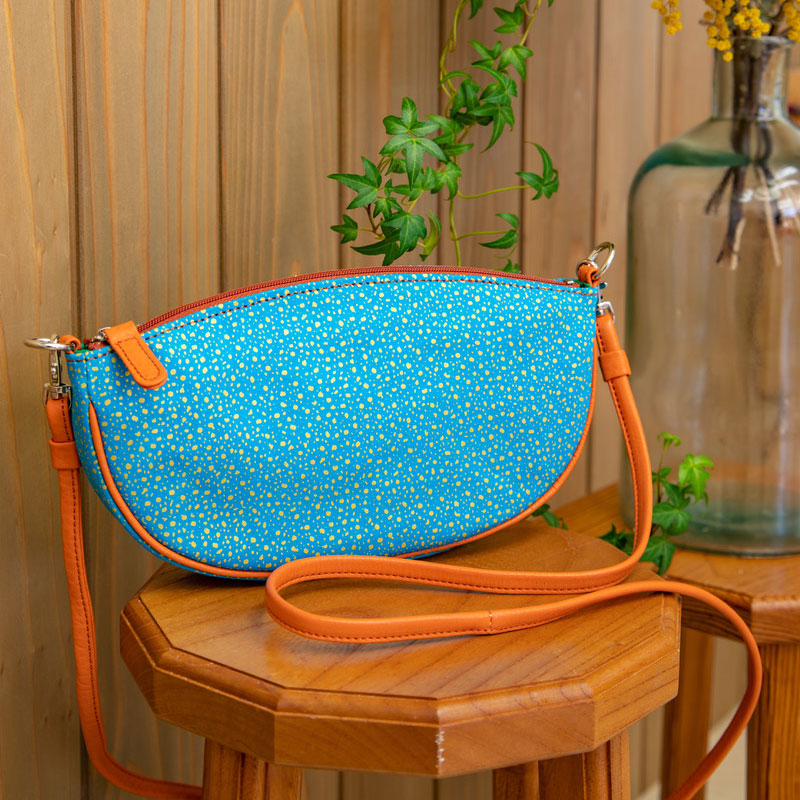 Shoulder pochette boat-shaped | Turquoise