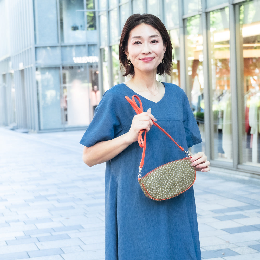 Shoulder pochette, boat-shaped | Rikyu brown