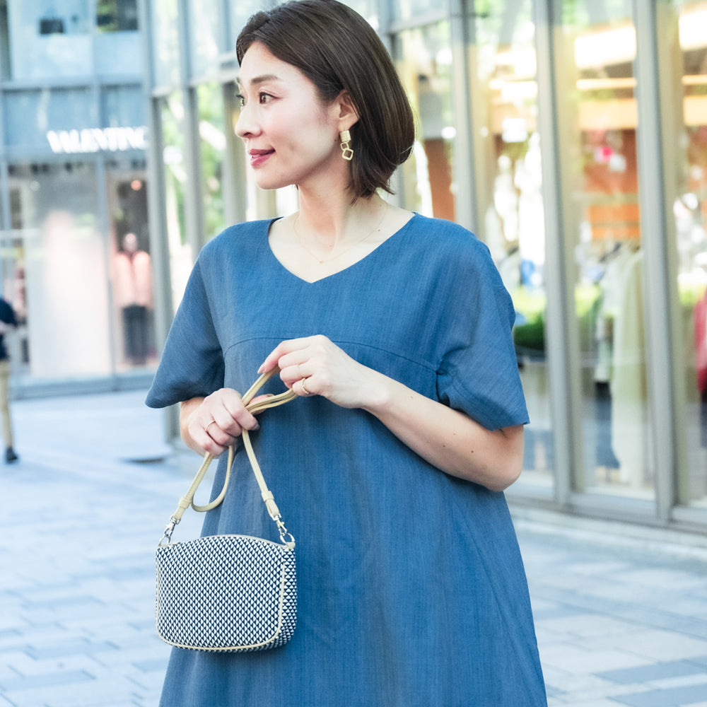 Shoulder pochette mallet-shaped | Navy blue