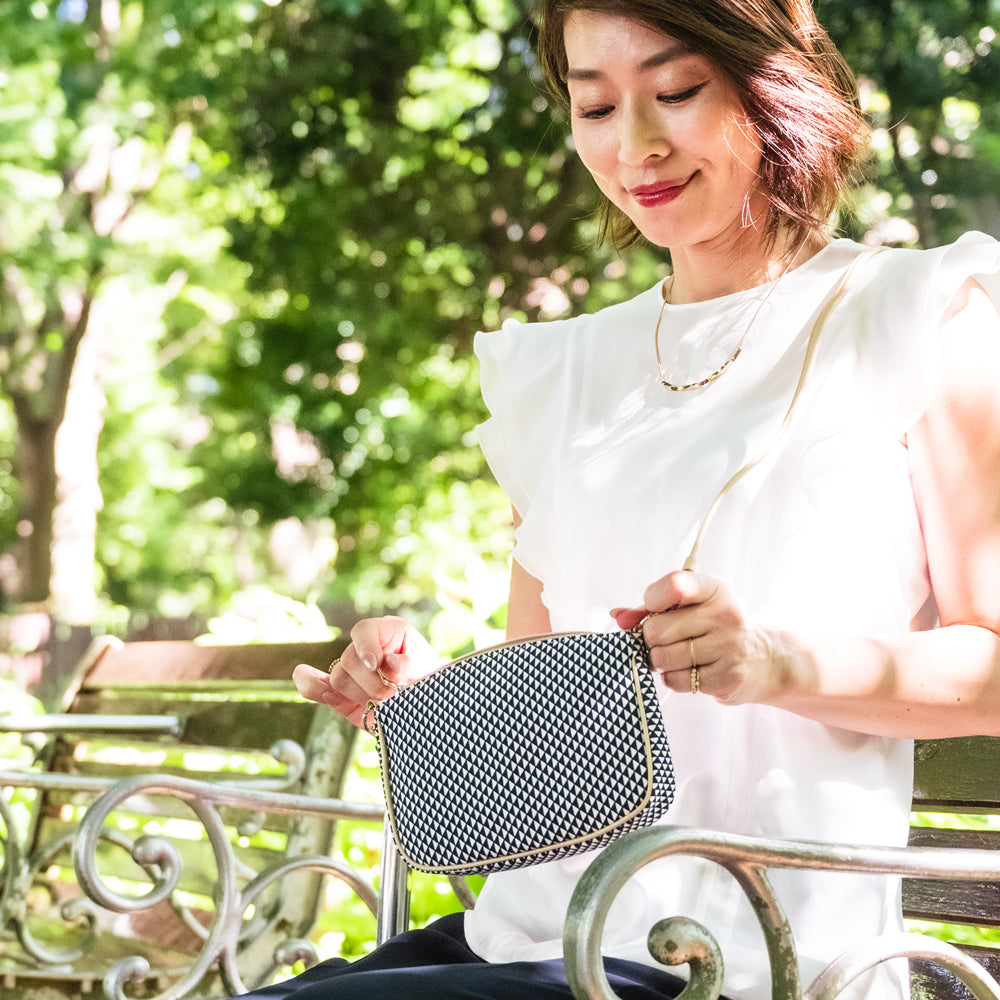 Shoulder pochette mallet-shaped | Navy blue