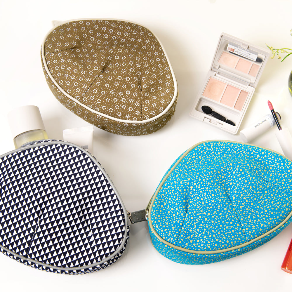 Cosmetic pouch, shell-shaped | Rikyu brown