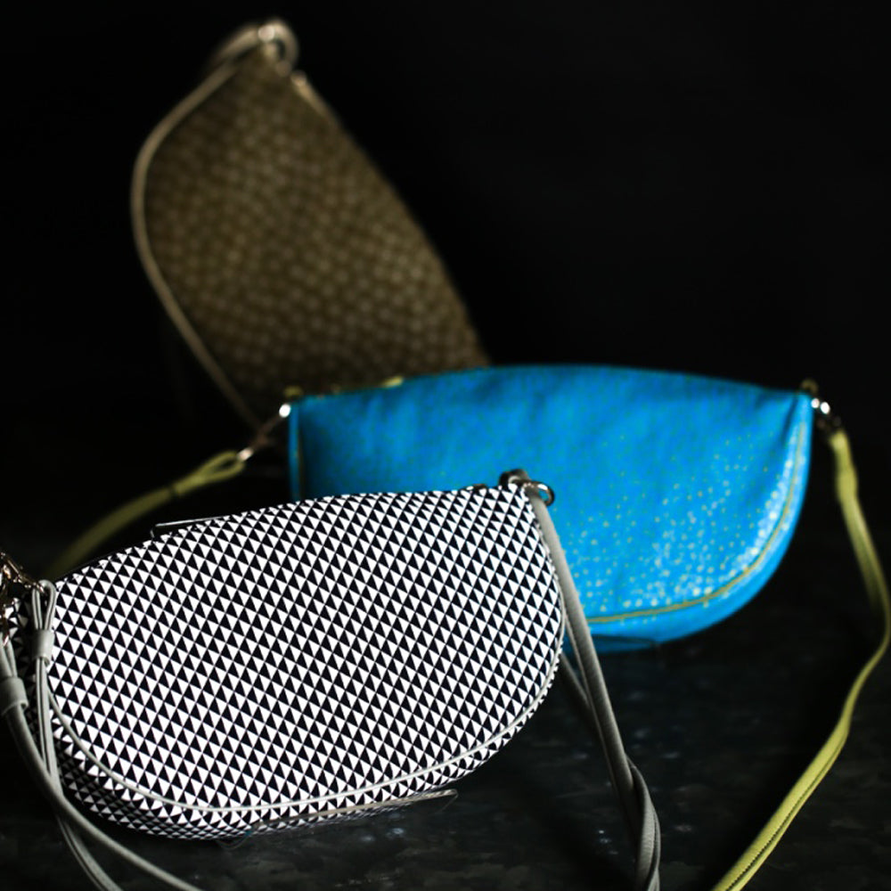Mallet-shaped shoulder pouch | Turquoise