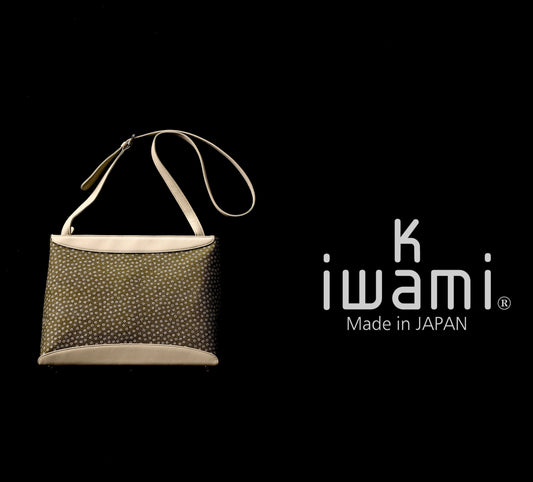 摩擦や色落ちに強い布製のバッグをお探しの方、K-iwamiの製品をお薦めします。